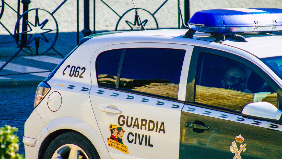 La Guardia Civil de España incauta 18 fardos de hachís del mar en Mallorca