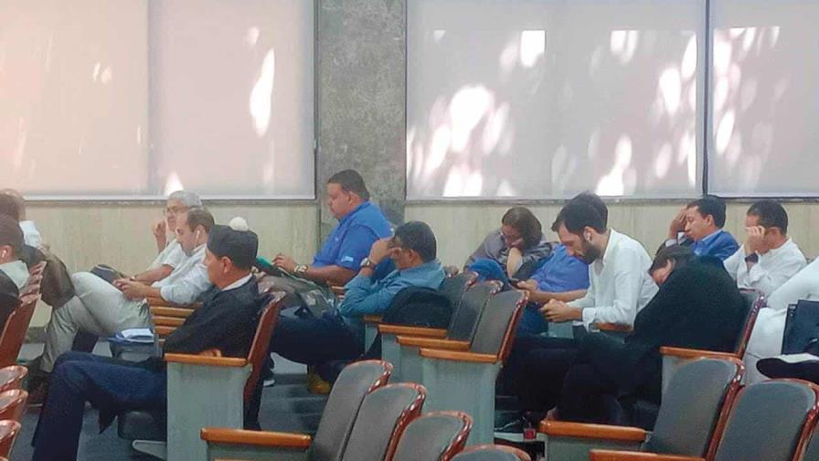 Siguen los debates por lectura de expedientes de presunta corrupción