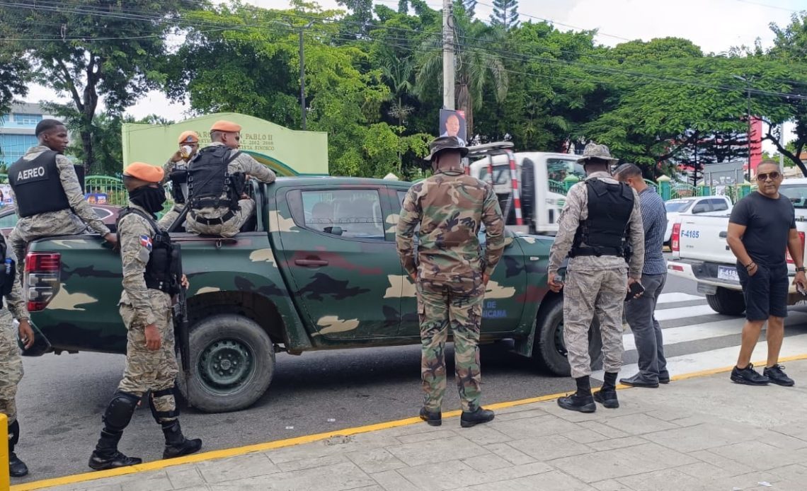 Primarias PRM: Militares impiden entrada de la prensa en escuela República de Panamá