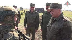 Ministro de Defensa ruso inspecciona el entrenamiento de combate de militares en el sur de Rusia