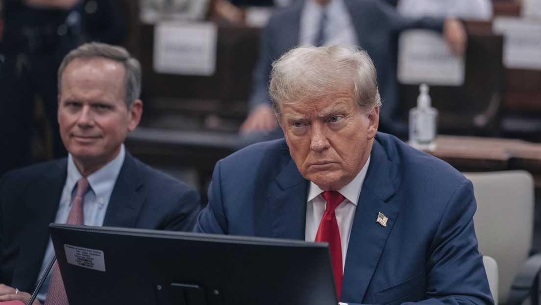 Trump afirma que "terroristas" han invadido EE.UU. y acusa a Biden de provocar la crisis en la frontera