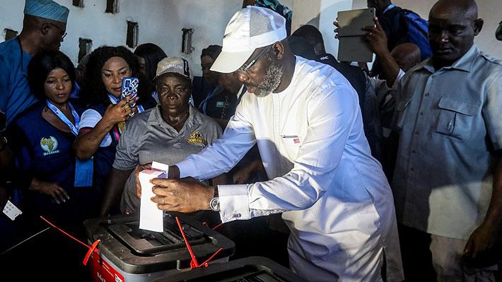 Liberia celebra sus comicios presidenciales: Ex futbolista George Weah busca la reelección