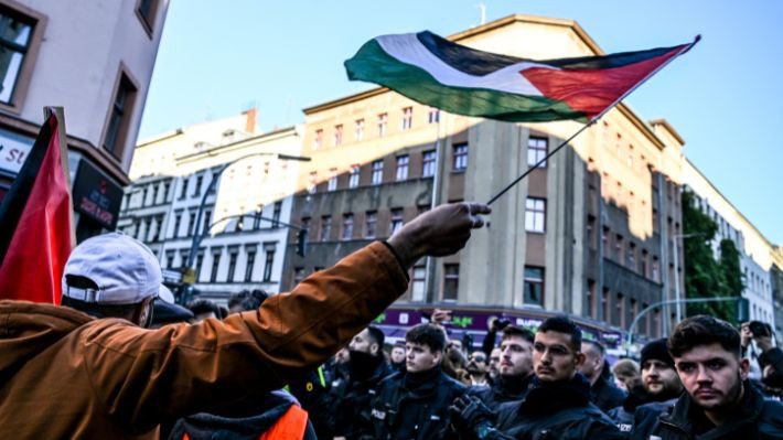 La policía alemana prohíbe hasta finales de mes manifestaciones propalestinas en Berlín
