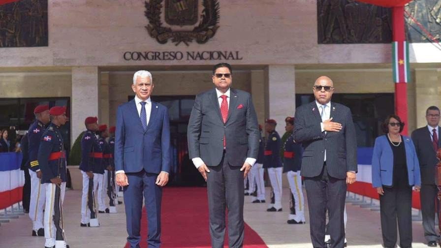 Surinam ofrece a RD oportunidad de invertir en petróleo