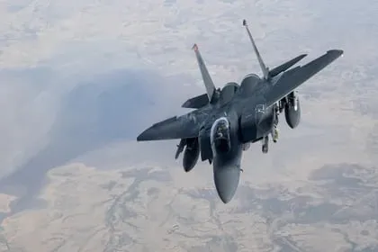 Estados unidos atacó una milicia proiraní en Irak tras un bombardeo en su base militar