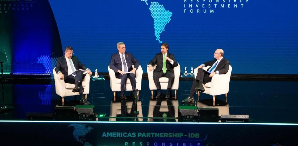 Abinader participa en Foro del BID, con el que da inicio a su agenda en Washington