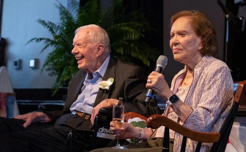 "Una Elección de Paz: Ex Primera Dama, Rosalynn Carter, Opta por Cuidados Paliativos en su Residencia"