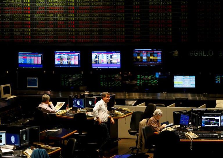Bolsa argentina recupera leve fortaleza luego de fuerte arrastre negativo