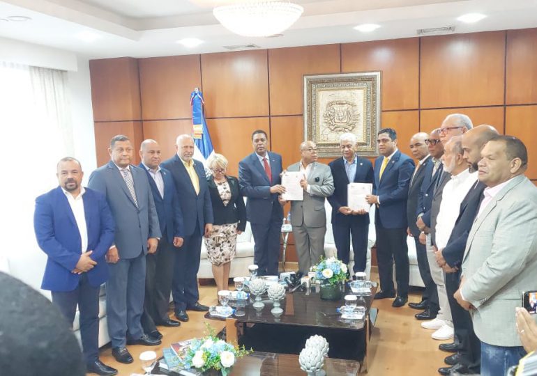 Municipalidad presenta prioridades legislativas al Congreso