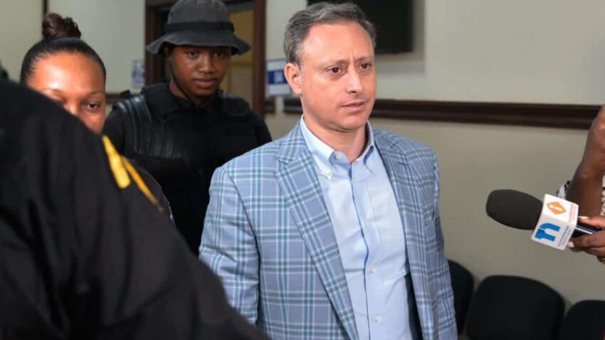 Jean Alain dice fiscales iban a su celda a reírse de él