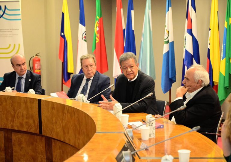 Leonel y otros expresidentes debaten en Madrid sobre desafíos actuales de la región iberoamericana