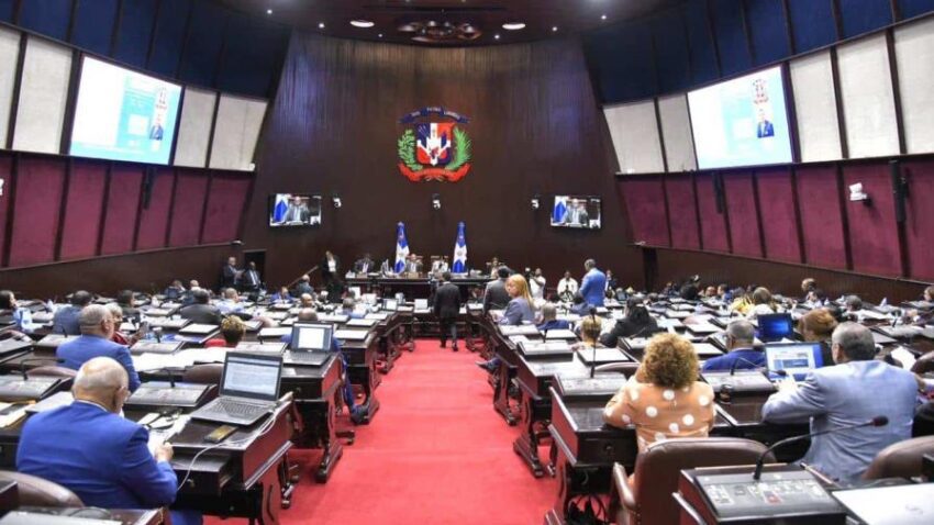 Buscan aprobar ley para asignar RD$15,000 mensuales a las juntas de vecinos