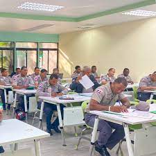 La UCE capacita a agentes de la Policía Nacional en derechos humanos en SPM