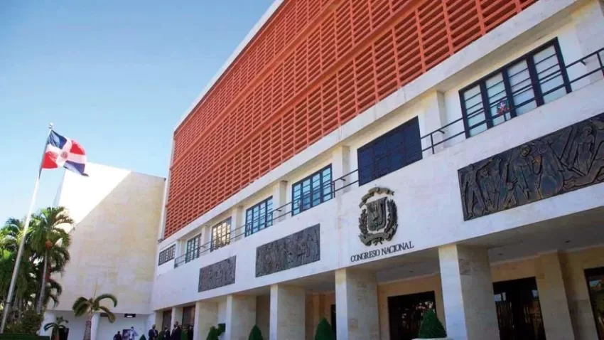 Legisladores posponen debate del aborto por temor a perder votos