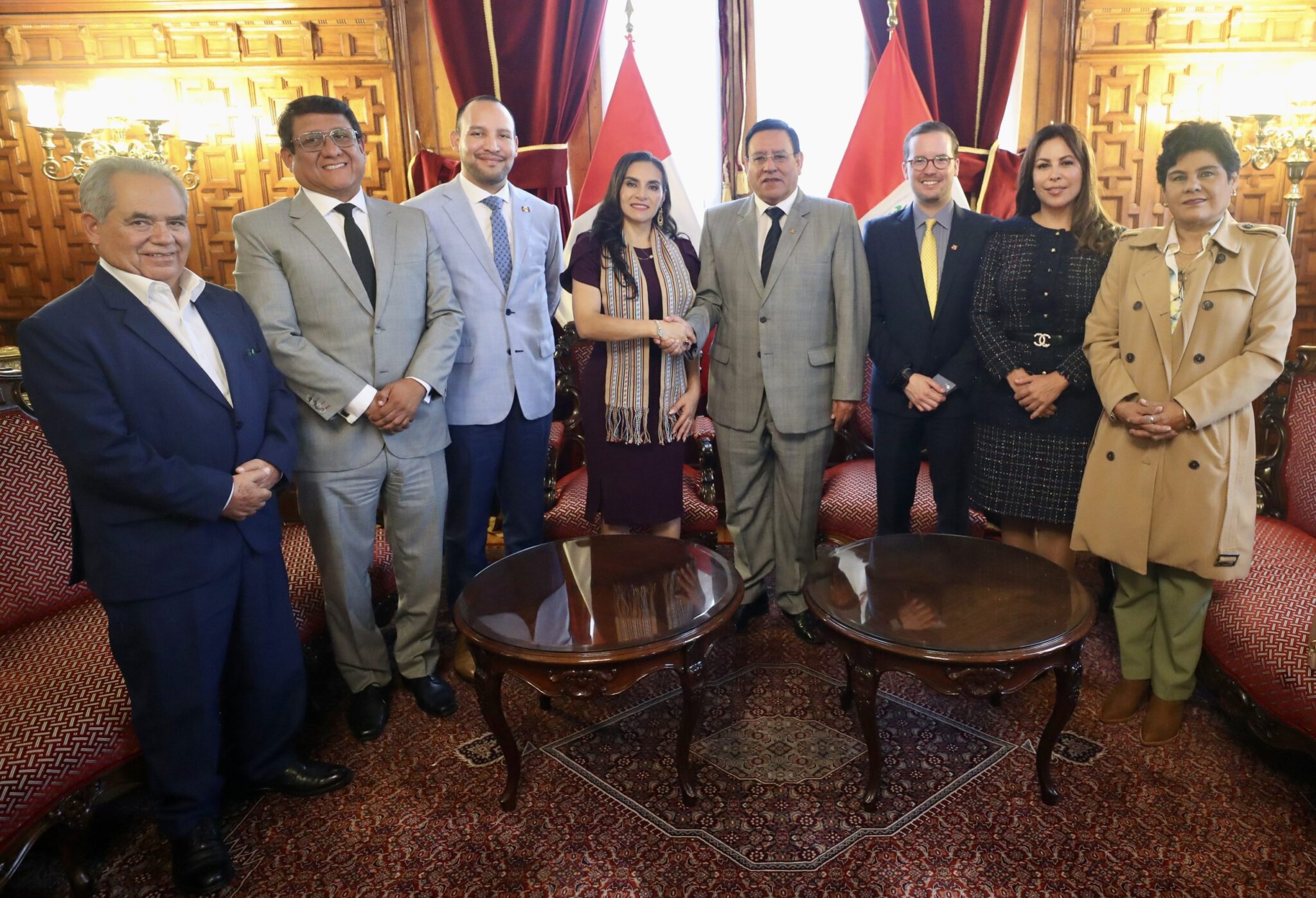 Vicepresidenta electa de Ecuador se reúne con altas autoridades de Perú