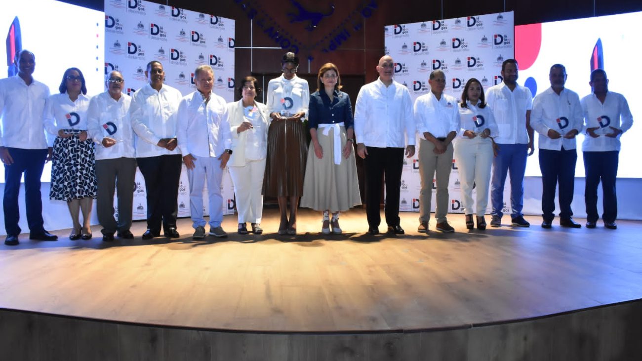 Vicepresidenta y Ministro de Economía encabezan Diálogos del Desarrollo región Yuma para destacar políticas y acciones que elevan la calidad de vida