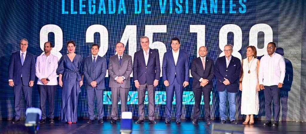 Llegan al país 8,245,189 turistas al mes de octubre