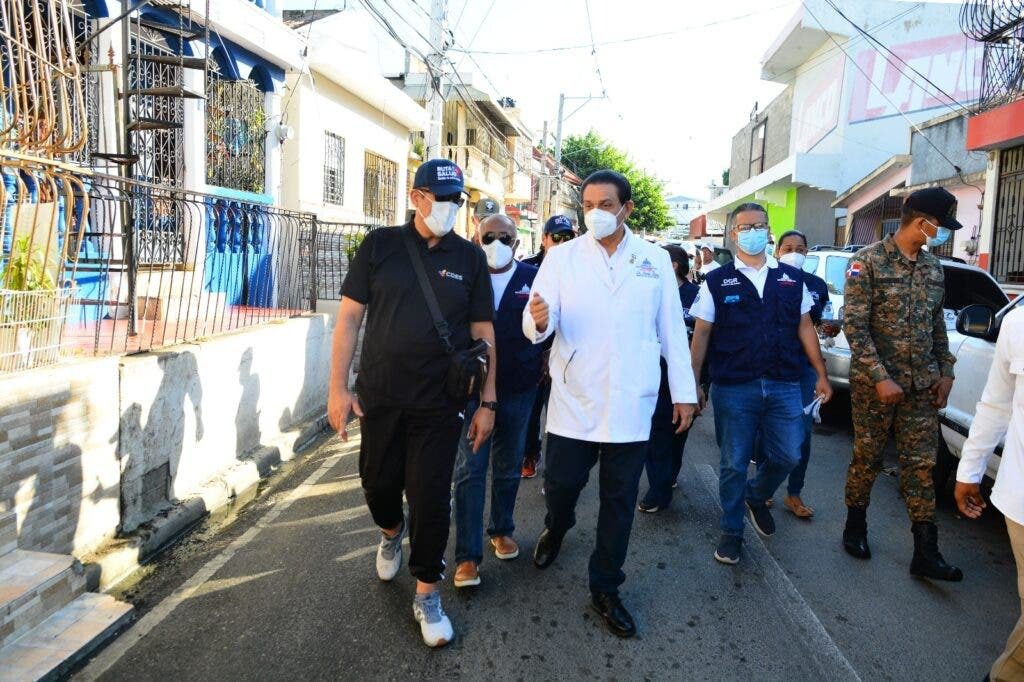 Ministro de Salud dice casos de dengue comienzan a bajar en el país