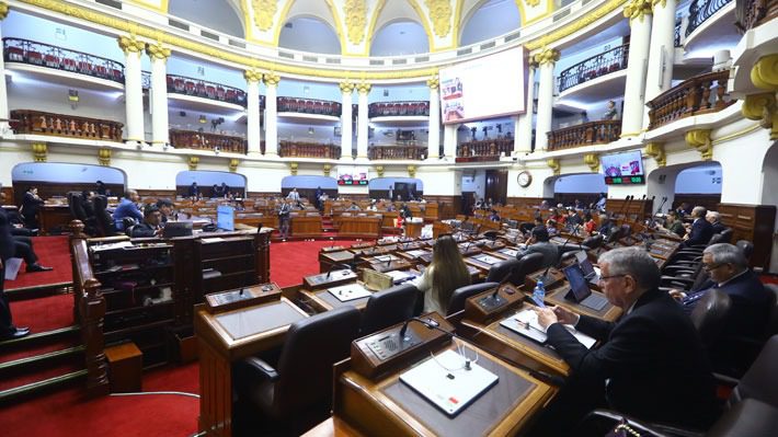 "Congreso Peruano Aprueba Censura del Ministro del Interior, Primer Revés para el Gobierno de Boluarte"