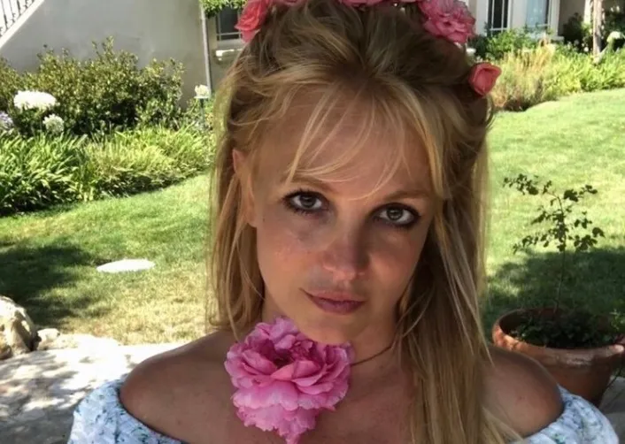 Britney Spears posó en un atrevido sujetador para celebrar su cumpleaños número 42