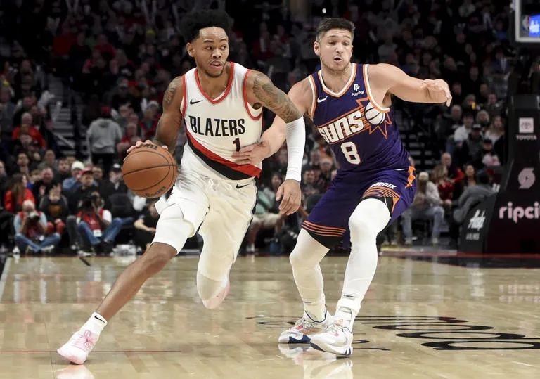 Blazers borran desventaja de 22 puntos y vencen 109-104 a Suns