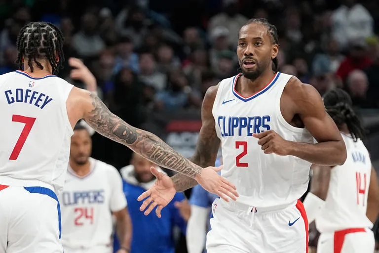 Leonard y Clippers extienden racha triunfal a 9 partidos; vencen a Mavs