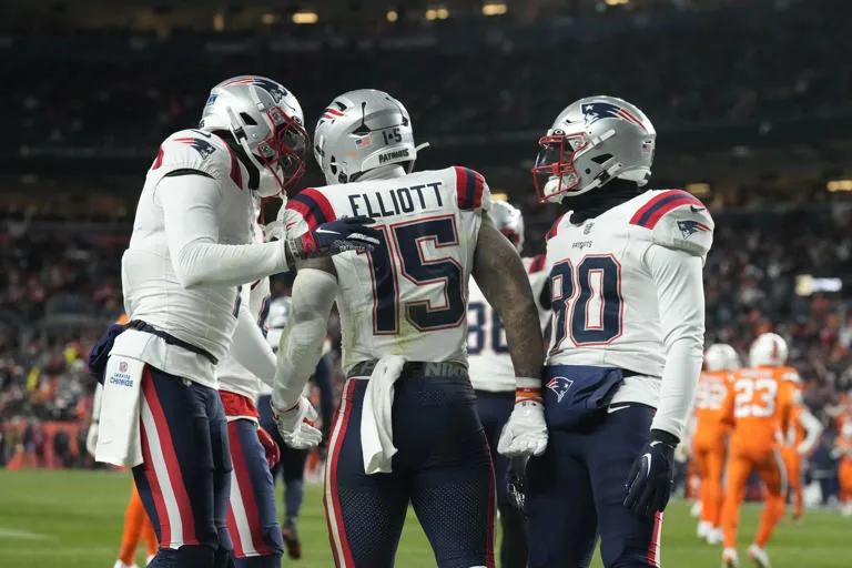 Gol de campo de 56 yardas de Chad Ryland da la victoria a Patriots por 26-23 sobre Broncos