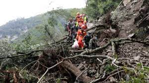 Asciende a 127 el saldo mortal del sismo en China