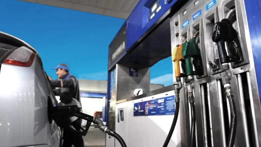 Aumentan 37 % los combustibles en Argentina y acumulan subas del 77 % desde noviembre