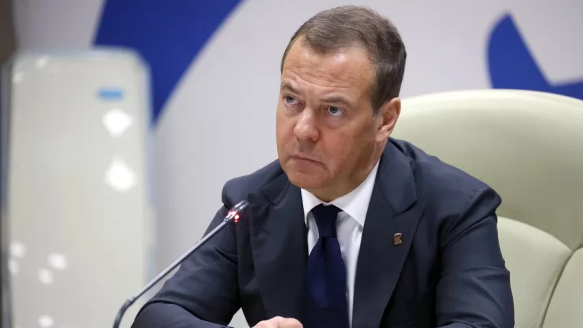 Biden amenaza con una guerra directa con Rusia y Medvédev responde