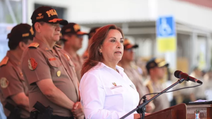 Boluarte responde a críticas por reforma policial en nuevo choque entre el Gobierno y la Fiscalía