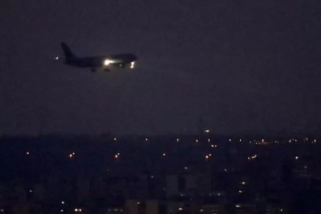 El brusco y aterrador aterrizaje de un avión en el aeropuerto de Londres