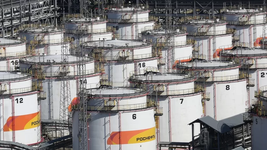 El procesamiento del crudo en Rusia alcanza niveles máximos en 8 meses