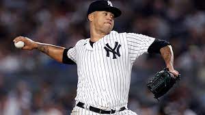 Frankie Montás firma con los Rojos por un año y 16 millones de dólares