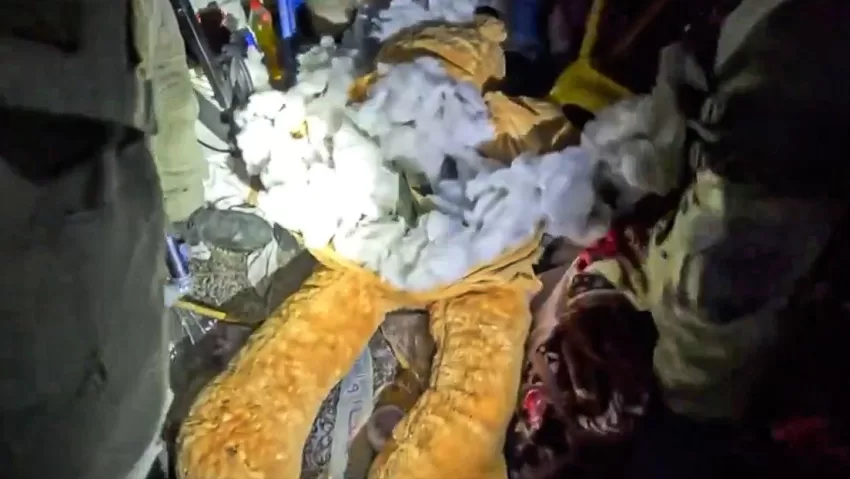 Israel afirma que sus soldados hallaron armas de Hamás dentro de un oso de peluche gigante