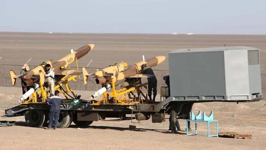 "Los enemigos deberían reconsiderar su estrategia": Irán incorpora drones con misiles aire-aire