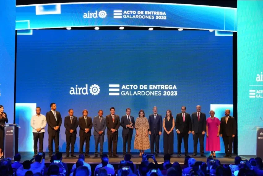 MICM recibe de AIRD Galardón a la Labor Institucional en Apoyo al Sector Industrial 2023