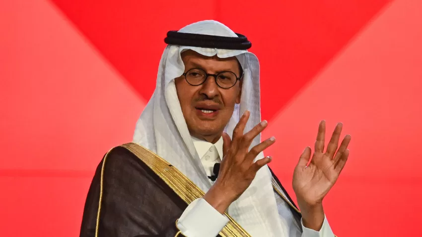 Ministro saudita de Energía subraya que su país no aceptará la reducción del uso de hidrocarburos
