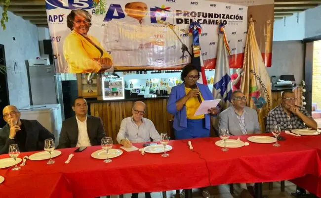 Candidata a regidora promete luchar por más oportunidades para gente de SDE