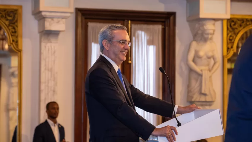 Presidente Abinader hace de LA Semanal su principal plataforma de comunicación con la prensa y los ciudadanos