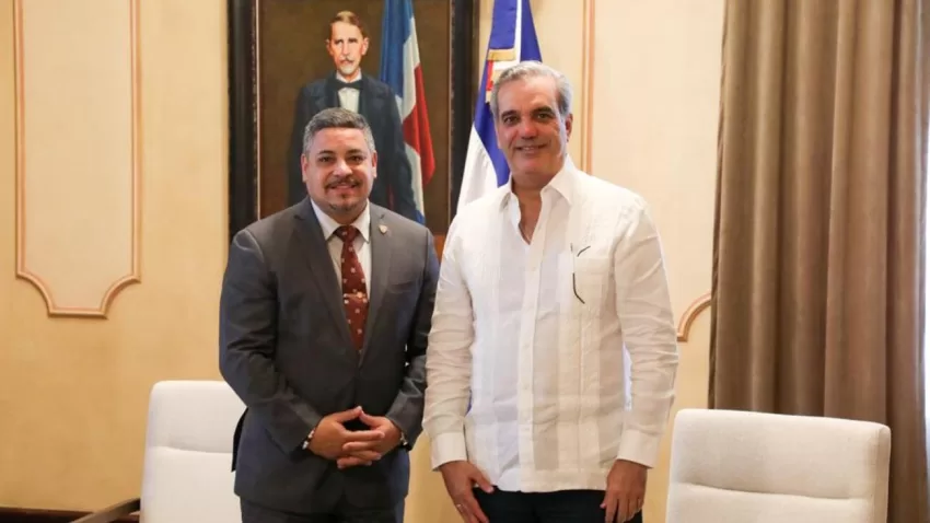 Presidente Abinader se reintegró desde este viernes a sus labores y recibe al comisionado de la Policía de la ciudad de Nueva York