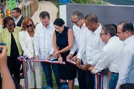 Primera dama, Banco Popular y MICM inauguran parque El Brisal en SPM
