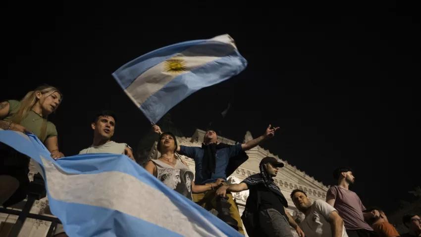 Sindicatos y organizaciones de Argentina marchan a tribunales contra el 'megadecreto' de Milei