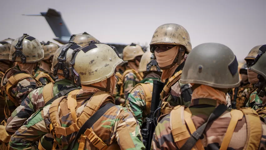 Un ataque aéreo del Ejército de Nigeria mata por error a decenas de civiles
