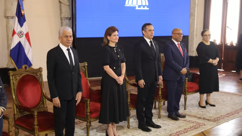 Vicepresidenta Raquel Peña juramenta los nuevos jueces del Tribunal Constitucional