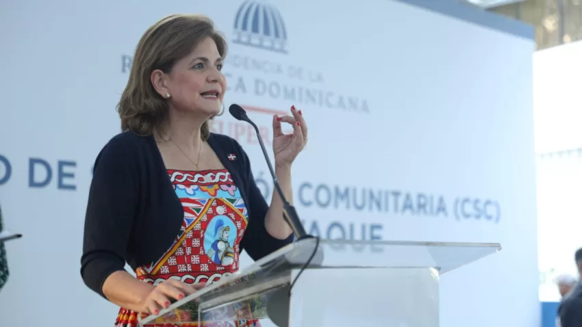 Vicepresidenta inaugura Centro de Superación Comunitaria Escuela Yaque en Santiago