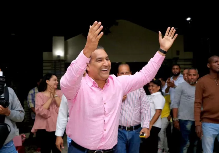Luis Alberto afirma que su candidatura está como los espaguetis: “Crecen, crecen y crecen”