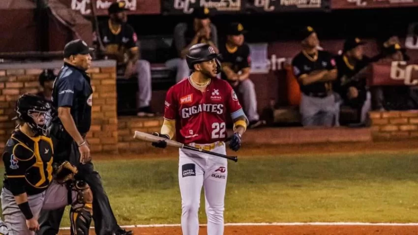 Los Gigantes apalearon a las Águilas para asegurarse la serie regular