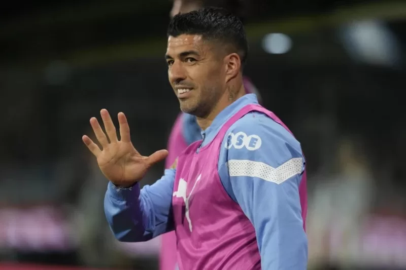 Luis Suárez firma con el Inter Miami y se reencuentra con Lionel Messi