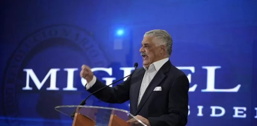 Miguel Vargas: “El gobierno ha dejado la línea noroeste abandonada a su suerte”